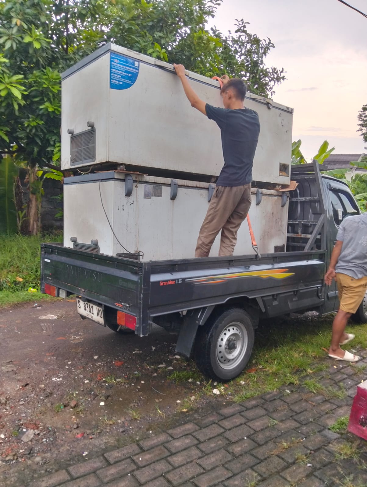 jual beli freezer bekas surabaya
