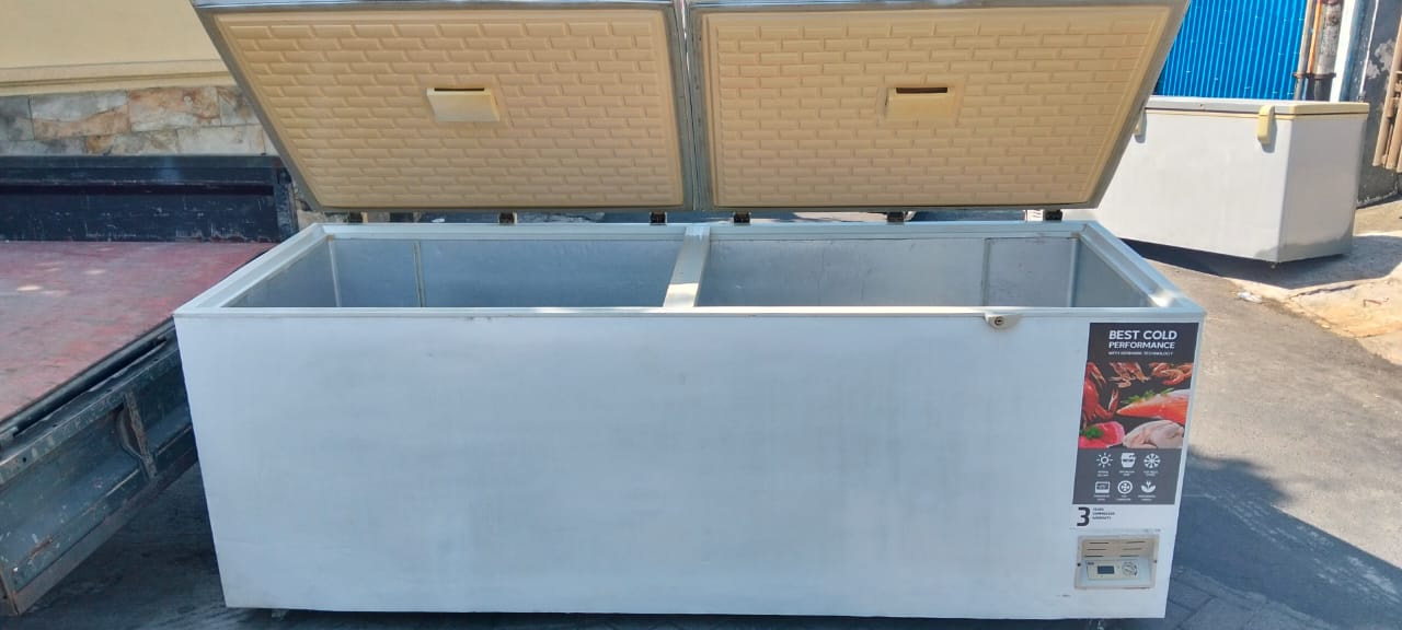 Foto 2 freezer bekas 1200 liter Surabaya unit B