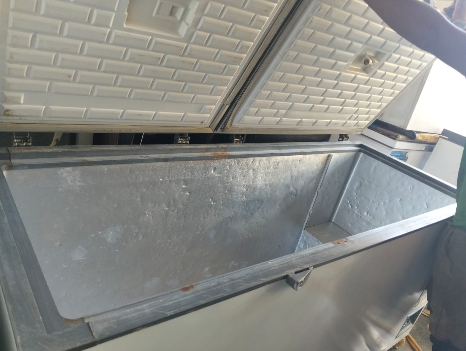 Foto 3 freezer bekas 600 liter Surabaya
